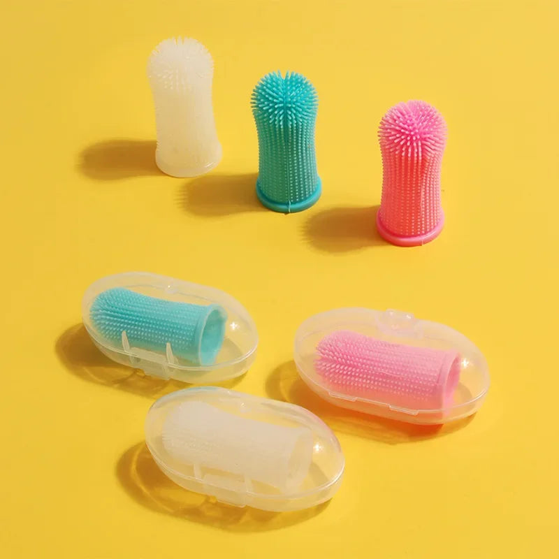 Soft Silicone Finger Toothbrush for Dogs and Cats 360 Degree Cleaning with Case